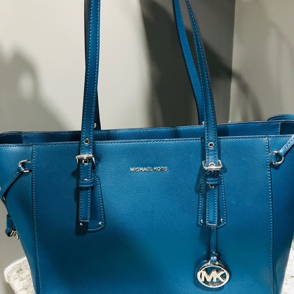 Micheal Kors handbag - Picture 2 of 3
